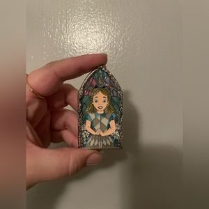 Disney Alice in Wonderland Window LE Trading Pin